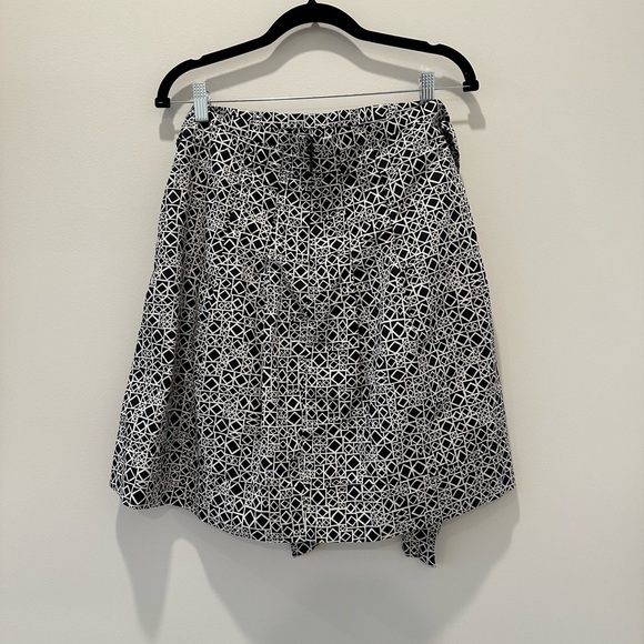 BCBG MaxAzria 100% Cotton Black White Knee Length High Waisted Skirt Patterned - Picture 2 of 11